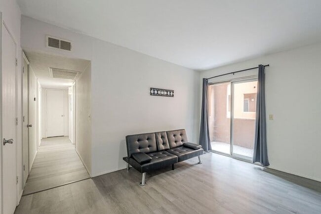 1810 E Blacklidge Dr in Tucson, AZ - Building Photo - Building Photo