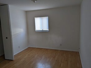 2407 W William St in Champaign, IL - Building Photo - Building Photo