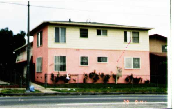 11815 S Figueroa St in Los Angeles, CA - Building Photo