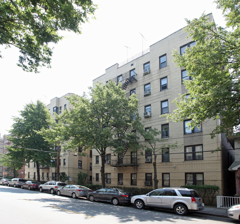 1718 Quentin Rd in Brooklyn, NY - Building Photo