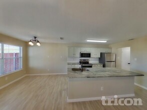 1441 Pine Ln in Fort Worth, TX - Foto de edificio - Building Photo