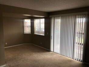 17600 E Loyola Dr in Aurora, CO - Building Photo - Building Photo