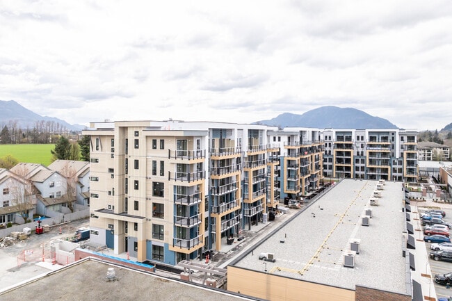 Vantage Apartments in Chilliwack, BC - Building Photo - Building Photo