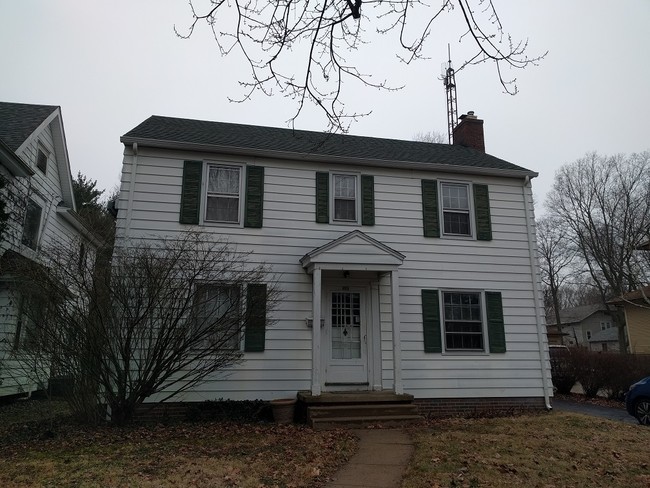 property at 623 N Salisbury St