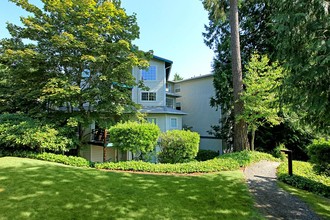 9200 Redmond Place in Redmond, WA - Foto de edificio - Building Photo