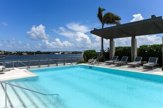 1100 S Flagler Dr in West Palm Beach, FL - Building Photo - Building Photo