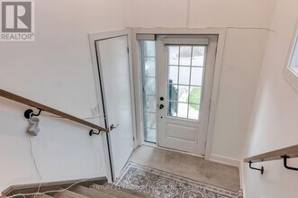 590 Rapids Ln in Mississauga, ON - Building Photo - Building Photo