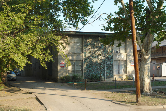 Emerald Isle in Dallas, TX - Foto de edificio - Building Photo