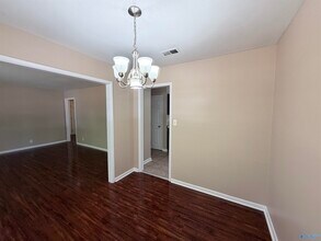 2205 Glen Iris Rd NW in Huntsville, AL - Building Photo - Building Photo