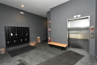 35 Van Nydeck Ave in Beacon, NY - Building Photo - Building Photo