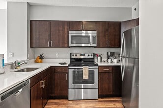 15 Bank St in White Plains, NY - Building Photo - Building Photo