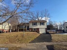 681 Pennhill Dr in Langhorne, PA - Building Photo