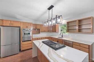 5 Fairview Ln in Salisbury Mills, NY - Building Photo - Building Photo