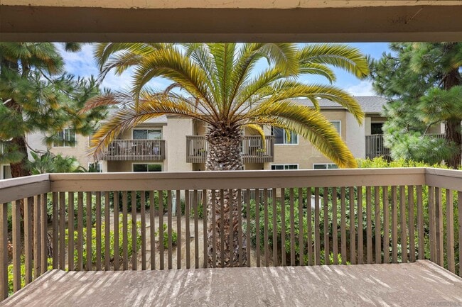8515 Villa La Jolla Dr in San Diego, CA - Building Photo - Building Photo