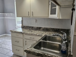 25 N Marguerite Ave in Ferguson, MO - Foto de edificio - Building Photo