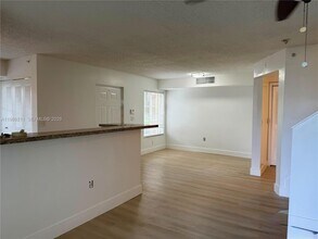 12142 St.Andrews Pl in Miramar, FL - Building Photo - Building Photo