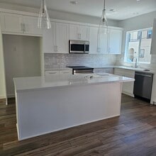 415 Willow Run Ln in Carson, CA - Building Photo - Building Photo