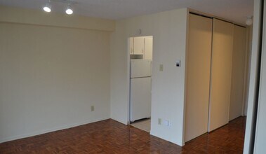 545 Sherbourne in Toronto, ON - Building Photo - Building Photo