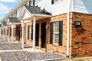 Kettle River Town Homes in Glen Carbon, IL - Building Photo