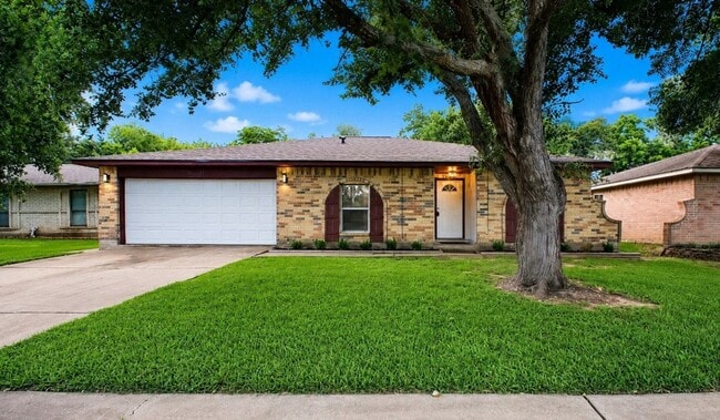 property at 215 Redbud Cir