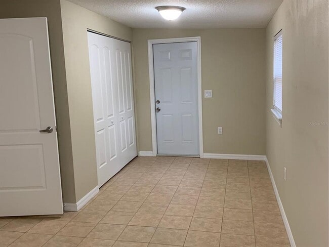 7492 Beckers Ln in Englewood, FL - Foto de edificio - Building Photo