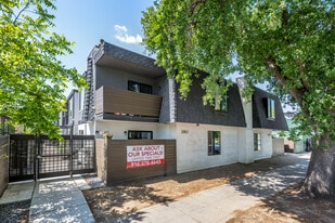 Midtown Breeze in Sacramento, CA - Building Photo