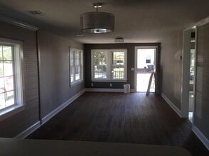 214 Charlton St in Glennville, GA - Building Photo - Building Photo