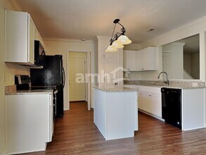 5721 Gaboury Ln in Knoxville, TN - Foto de edificio - Building Photo