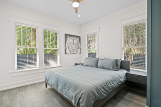 2009 W Dekle Ave in Tampa, FL - Foto de edificio - Building Photo