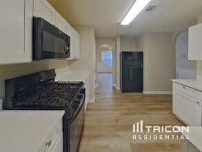 2214 Benidorm Ct in Atlanta, GA - Building Photo - Building Photo