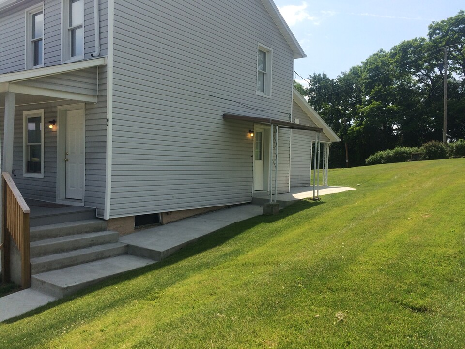 106 1st St, Unit 104 in Hostetter, PA - Building Photo