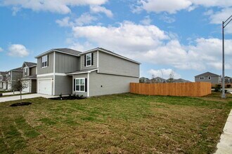 10902 Chatham Ct in Converse, TX - Building Photo - Building Photo