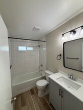 80 Kaer Ave in Red Bluff, CA - Foto de edificio - Building Photo