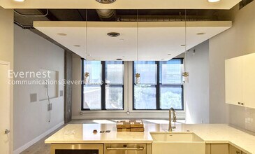 21 E 6th St in Tempe, AZ - Foto de edificio - Building Photo