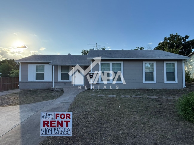 239 Erskine Pl in San Antonio, TX - Building Photo - Building Photo
