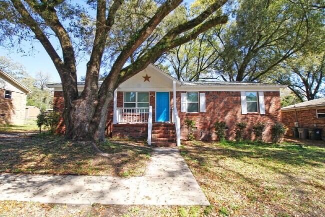 851 Barksdale St in Pensacola, FL - Building Photo - Building Photo