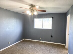 1030 S 18th St in Kingsville, TX - Building Photo - Building Photo