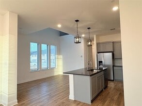 2528 Brunswick Wy in Allen, TX - Foto de edificio - Building Photo