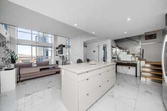 4400 Buchanan St in Burnaby, BC - Building Photo - Building Photo