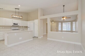 6093 Bing Cherry Dr in Las Vegas, NV - Foto de edificio - Building Photo