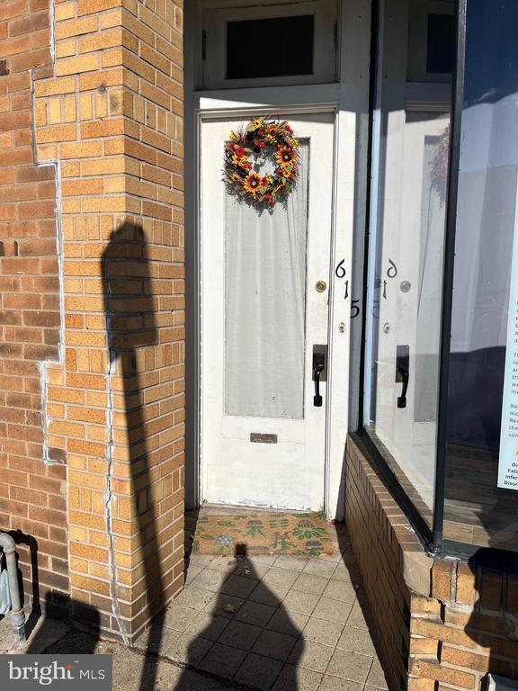 property at 615 West Ave