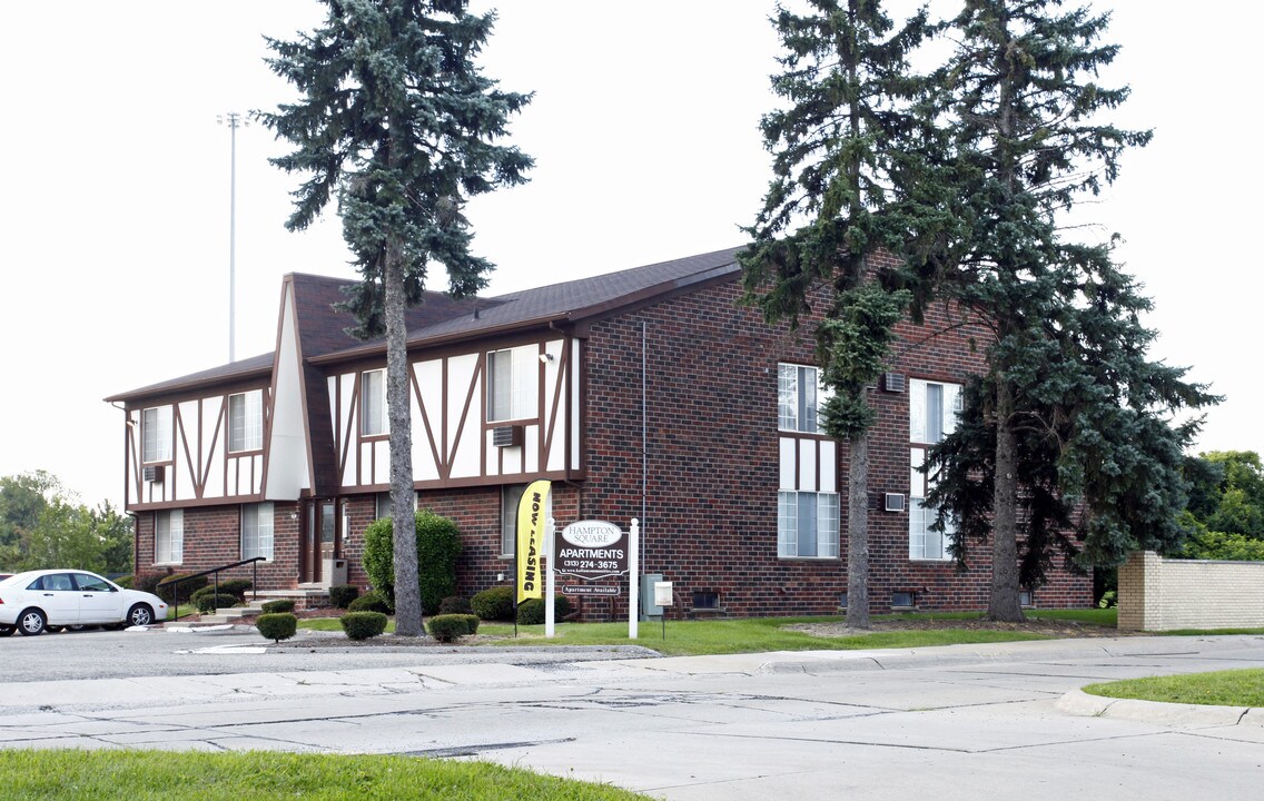 Hampton Square in Allen Park, MI - Foto de edificio