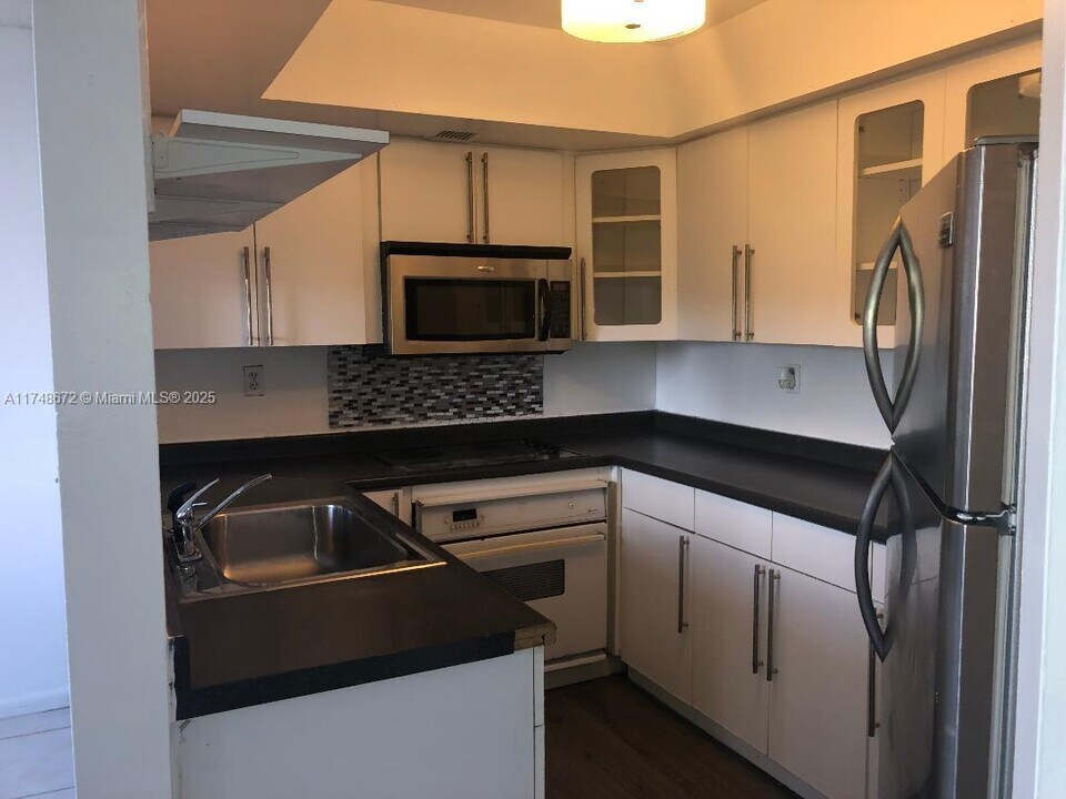 8205 SW 152nd Ave in Miami, FL - Building Photo