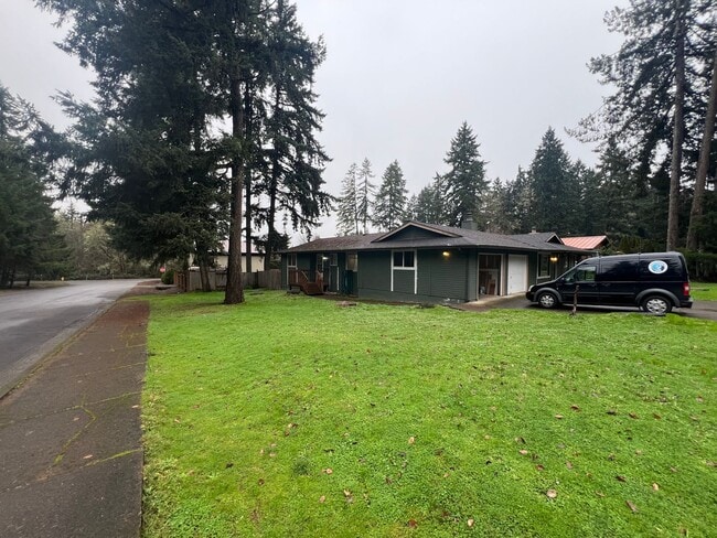 24781 Parkside Dr in Veneta, OR - Building Photo - Building Photo