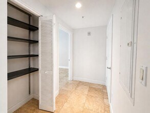 7266 SW 88th St, Unit A303 in Miami, FL - Building Photo - Building Photo