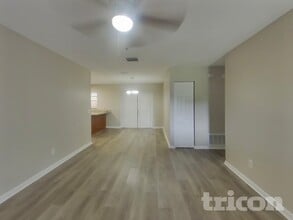 320 Laxton Ln in Valrico, FL - Foto de edificio - Building Photo