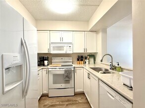109 Wading Bird Cir in Naples, FL - Building Photo - Building Photo