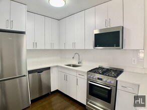 EAST 56 STREET in New York, NY - Building Photo - Building Photo
