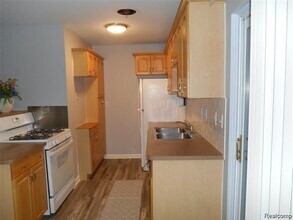 2130 Wickham St in Royal Oak, MI - Building Photo - Building Photo