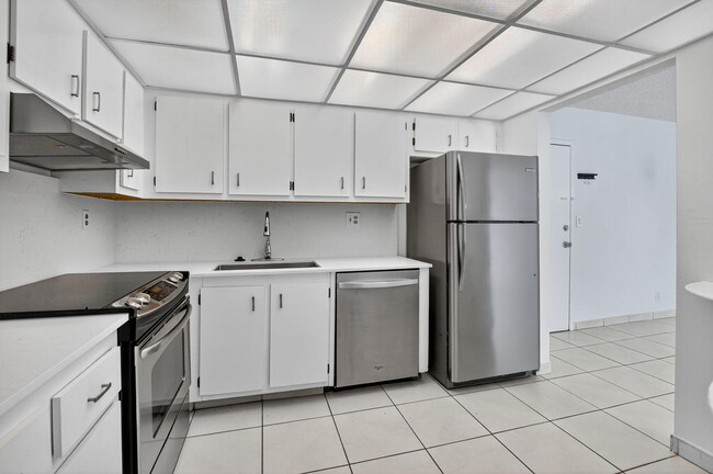 property at 704 SE 2nd Ave